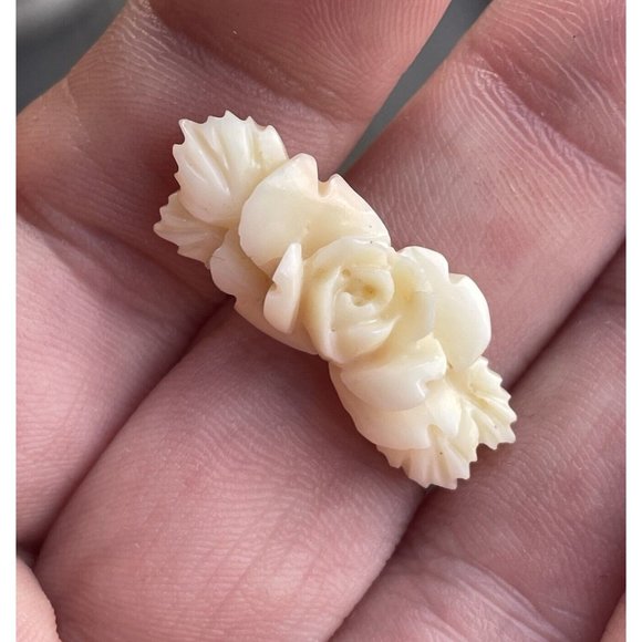 Antique - Vintage Hand Carved Skin Toned Coral Rose Flower Rosette Carving - Picture 1 of 9